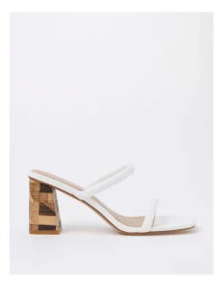 Brand new ✔️ Piper Gaze 🎉 Sandal In White 🧨