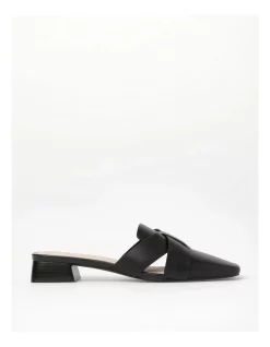 Deals 👏 Basque Mateo Leather Flat Shoes In Black 😍
