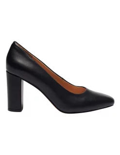 Best Sale β Sandler Amber Black Glove Heeled Shoes π€©