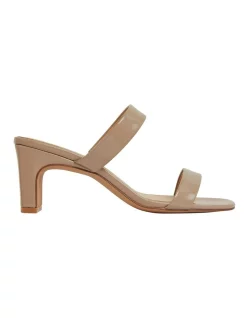 New π Sandler Hepburn Nude Patent Sandals π